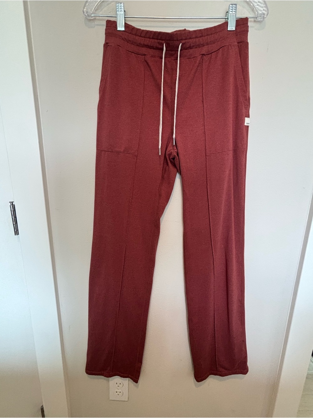 Vuori Women’s Rust Red Drawstring Joggers
